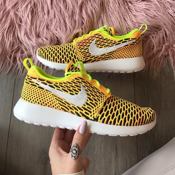 Nike Women's Yellow Sneakers - Picture 4 of 8